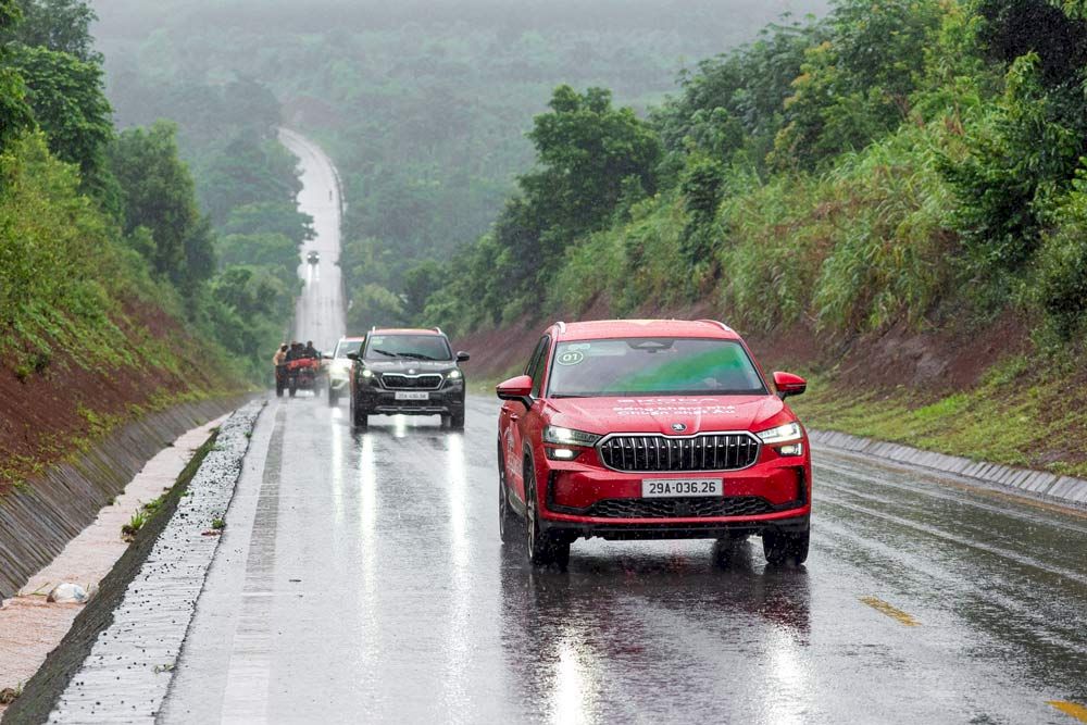 Đ&aacute;nh gi&aacute; Skoda Kodiaq: SUV 7 chỗ đẳng cấp, &ecirc;m &aacute;i đ&aacute;ng ngạc nhi&ecirc;n