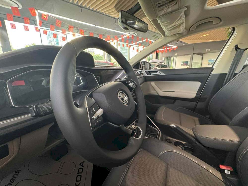 SKODA SLAVIA: SEDAN CHUẨN ÂU CÓ LÀM NÊN CHUYỆN ?