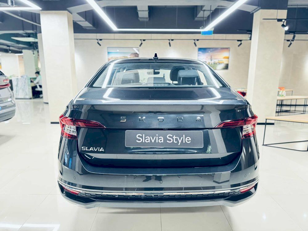 Skoda Slavia 2025 chính thức ra mắt, gây " shock " với mức giá
